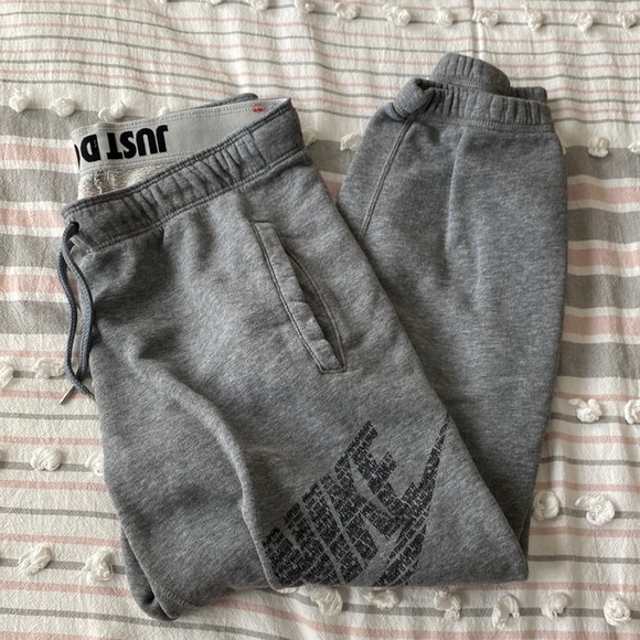Nike Pants - Nike sweatpants.